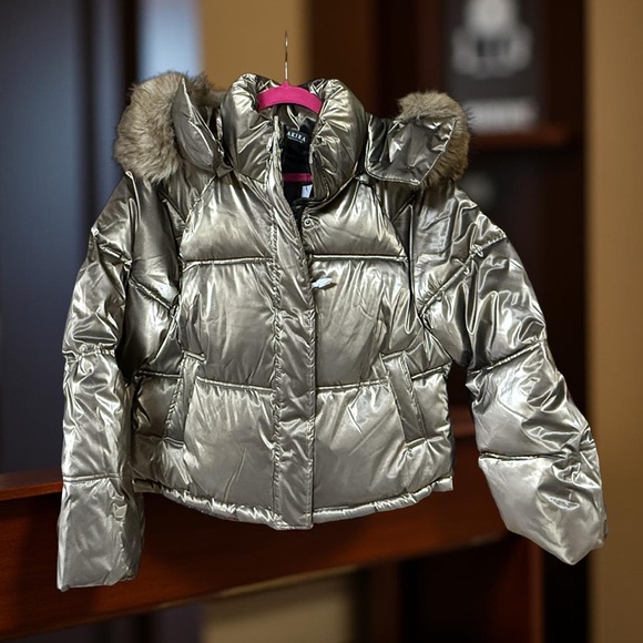 AKIRA NWT Sz L Striking Bronze Metallic Puffer Jacket & Faux Fur Hood (0724) - Picture 1 of 15